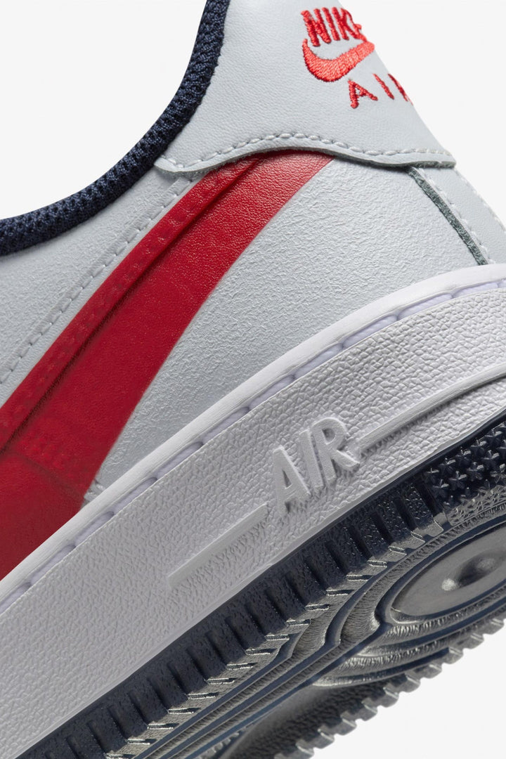 حذاء نايكي اير فورس 1 LV8 – أحمر/أبيض