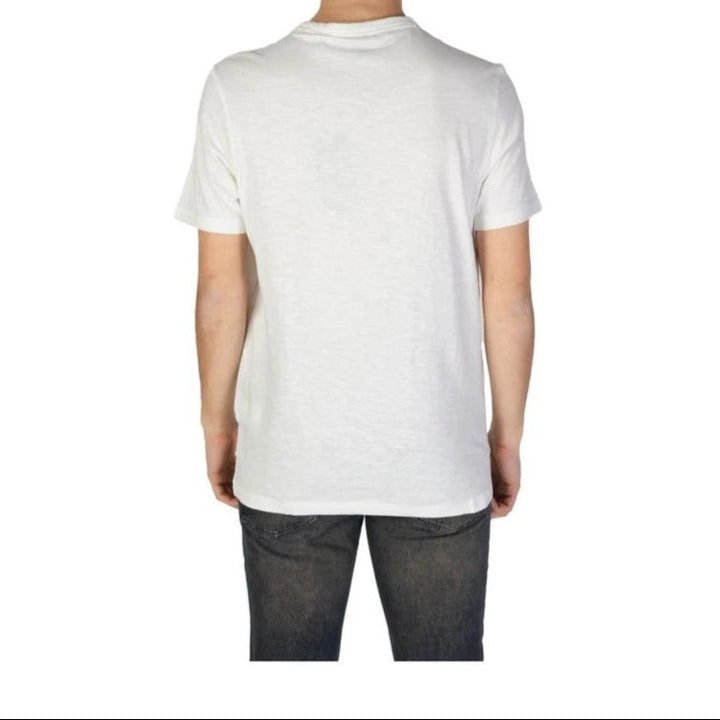 تي شيرت هوغو بوس بأكمام قصيرة ورقبة دائرية باللون الأبيض