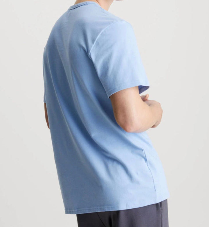 كالفن كلاين - تي شيرت باللون الأزرق