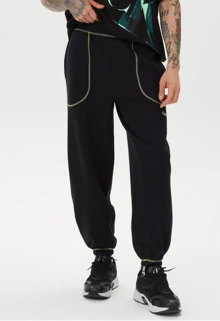 بنطال رياضي Calvin Klein Future Shift باللون الأسود