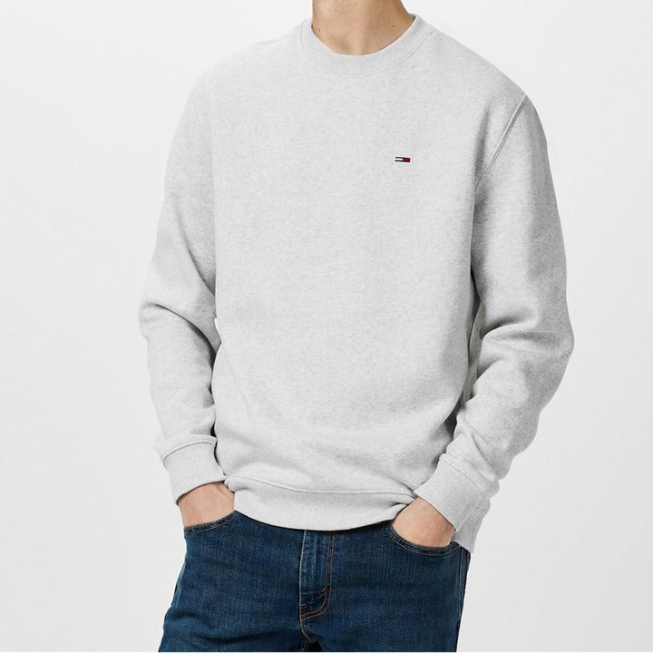 سويت شيرت تومي جينز بياقة دائرية وشعار باللون الرمادي
