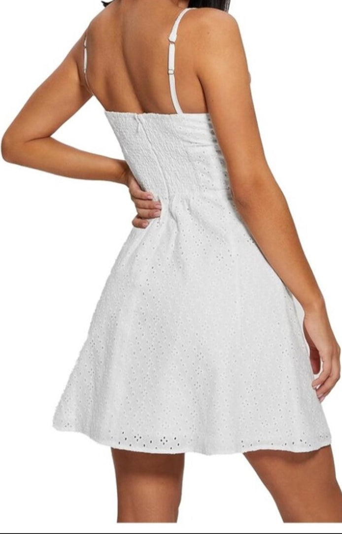 فستان غيس ذو فتحات