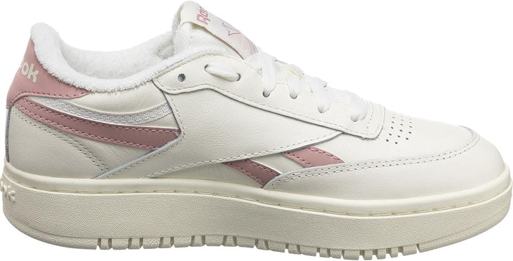 حذاء رياضي نسائي من ريبوك كلوب سي دبل ريفنج - لون طباشيري/وردي دخاني/طباشيري