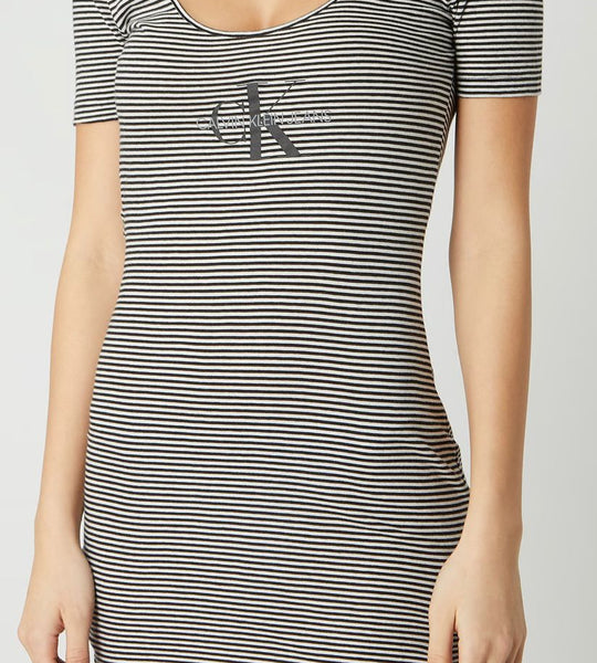 فستان باليه مخطط بقصّة Slim Fit من Calvin Klein Jeans