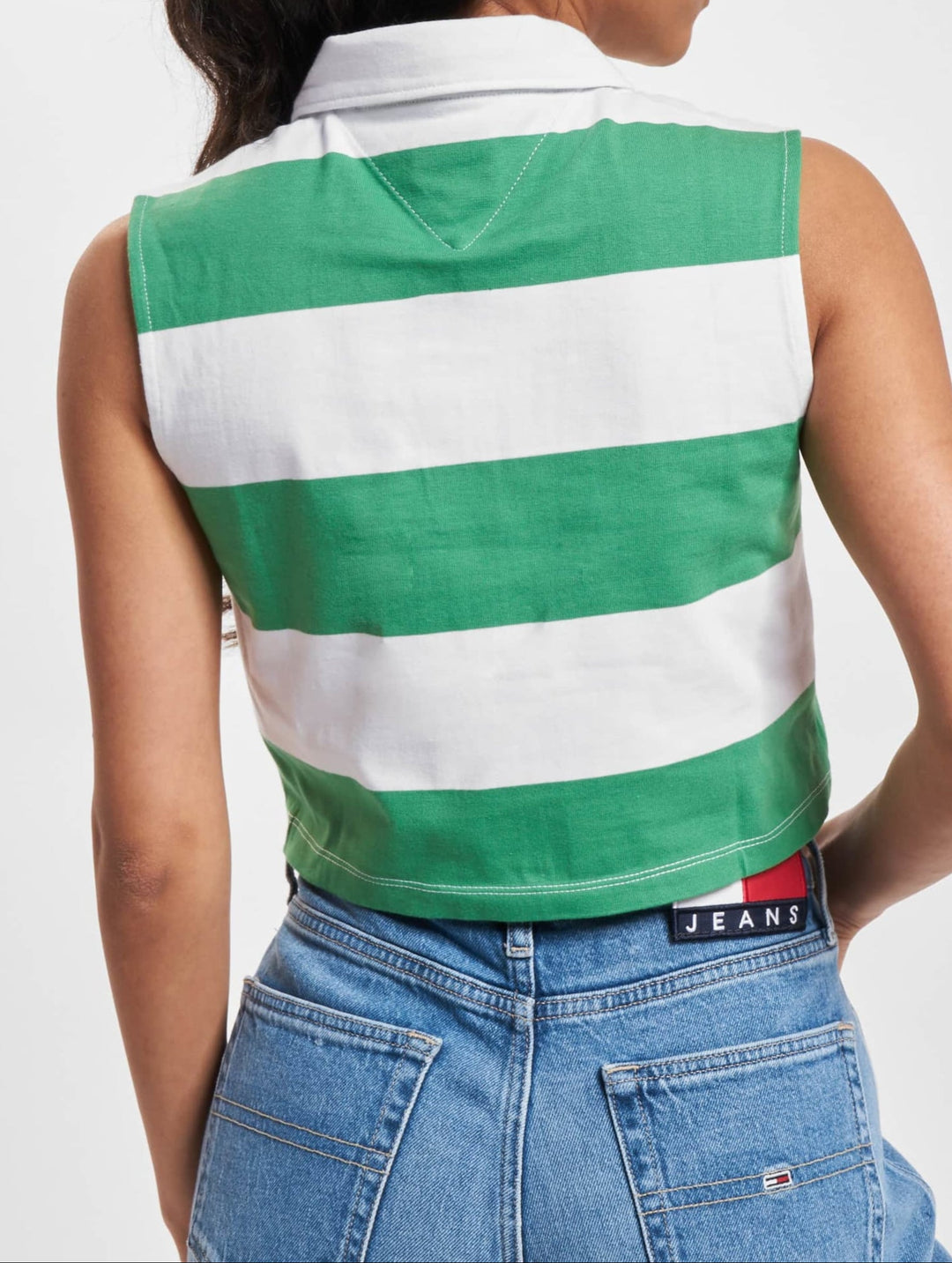 قميص بولو تومي جينز TJW قصير بشعار مخطط SL