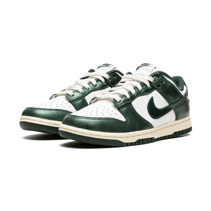 حذاء نايكي دانك لو "أخضر عتيق"