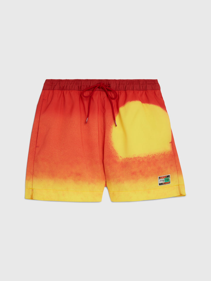 شورت سباحة رجالي بطبعة غروب الشمس من تومي هيلفيغر