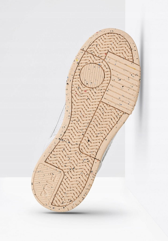 حذاء رياضي نسائي من فيلا أوريجينال فيتنس باللون الأبيض