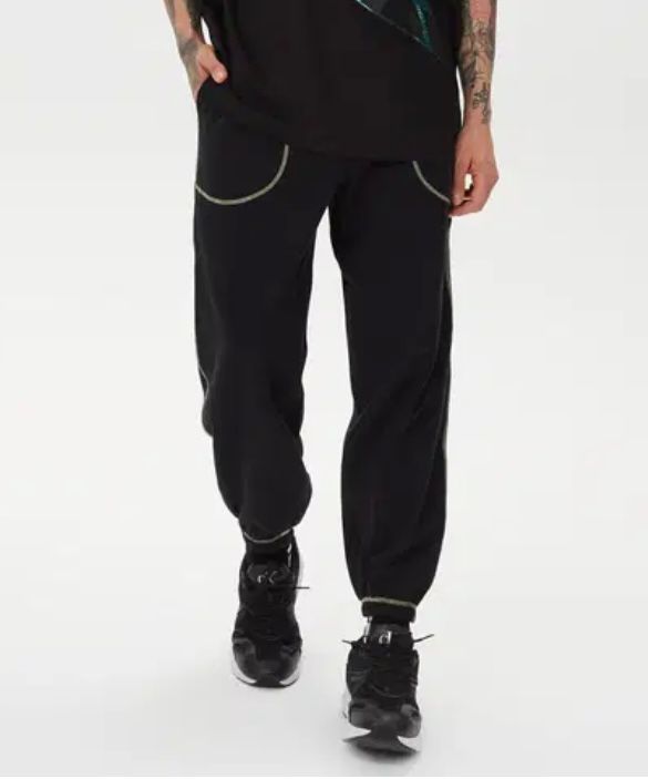 بنطال رياضي Calvin Klein Future Shift باللون الأسود