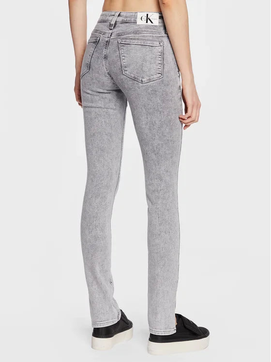 جينز كالفن كلاين جينز