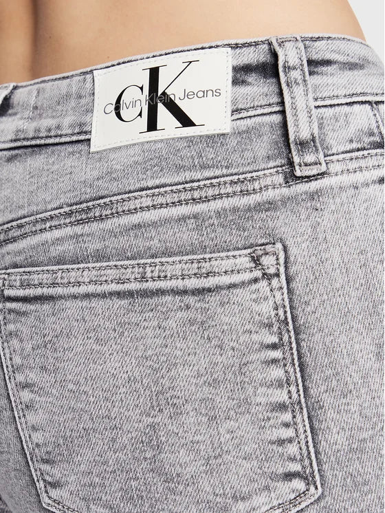 جينز كالفن كلاين جينز