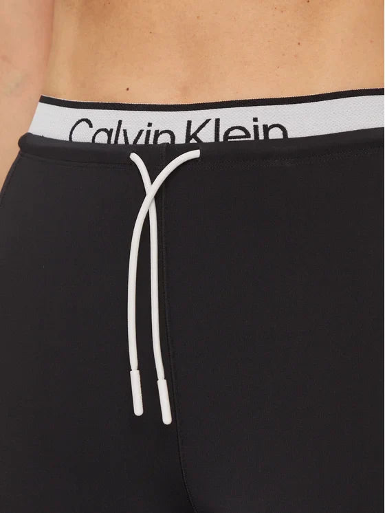 بنطال رياضي نسائي عالي الخصر من كالفن كلاين