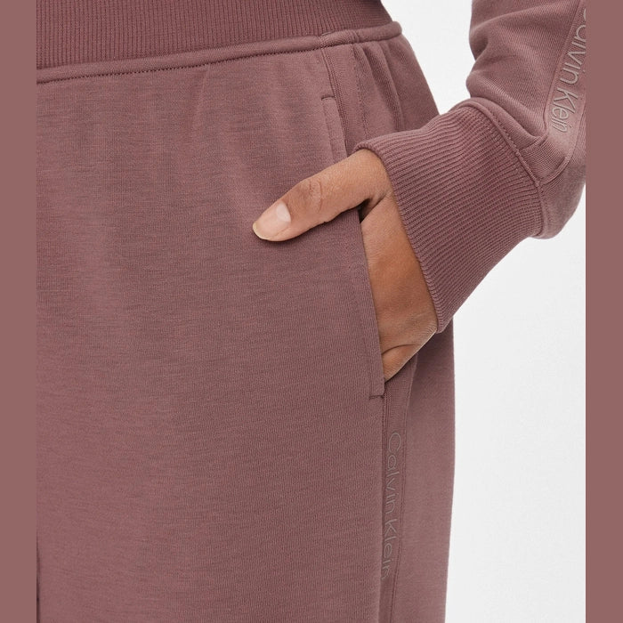 بنطلون رياضي نسائي من كالفن كلاين مع شريط شعار وحاشية مطوية