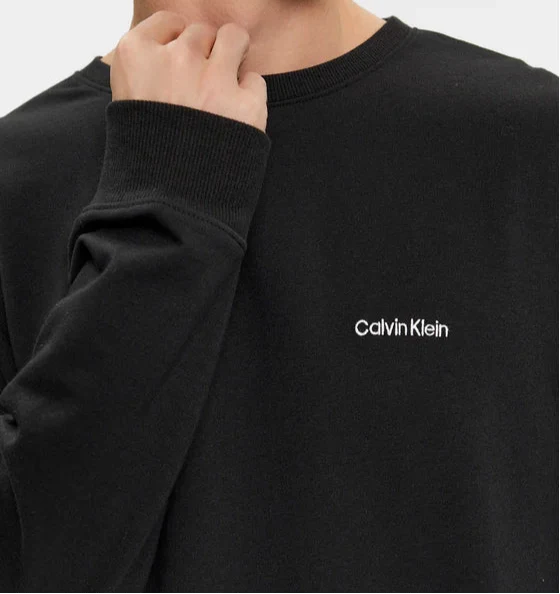 سويت شيرت رجالي من كالفن كلاين