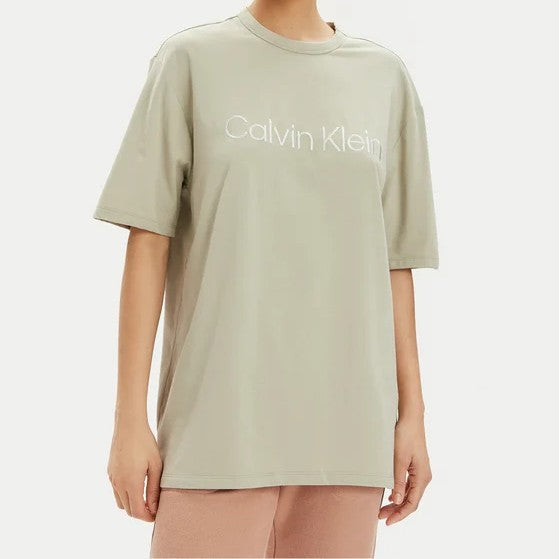 تي شيرت كالفن كلاين