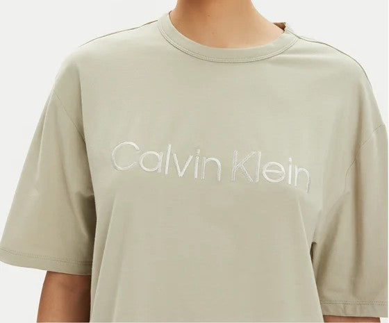 تي شيرت كالفن كلاين