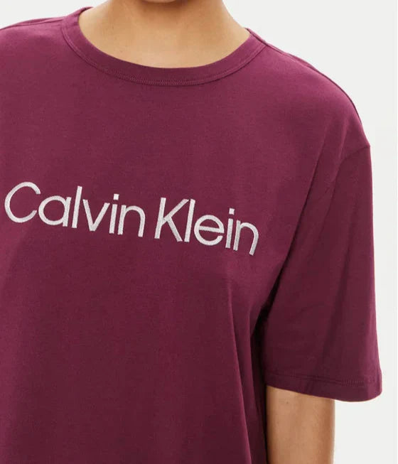 تي شيرت كالفن كلاين - قصة مريحة