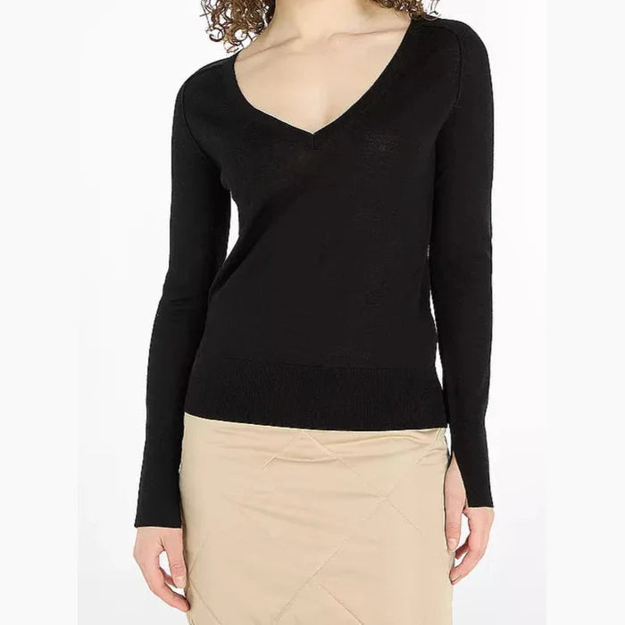 بلوفر كالفن كلاين الأسود