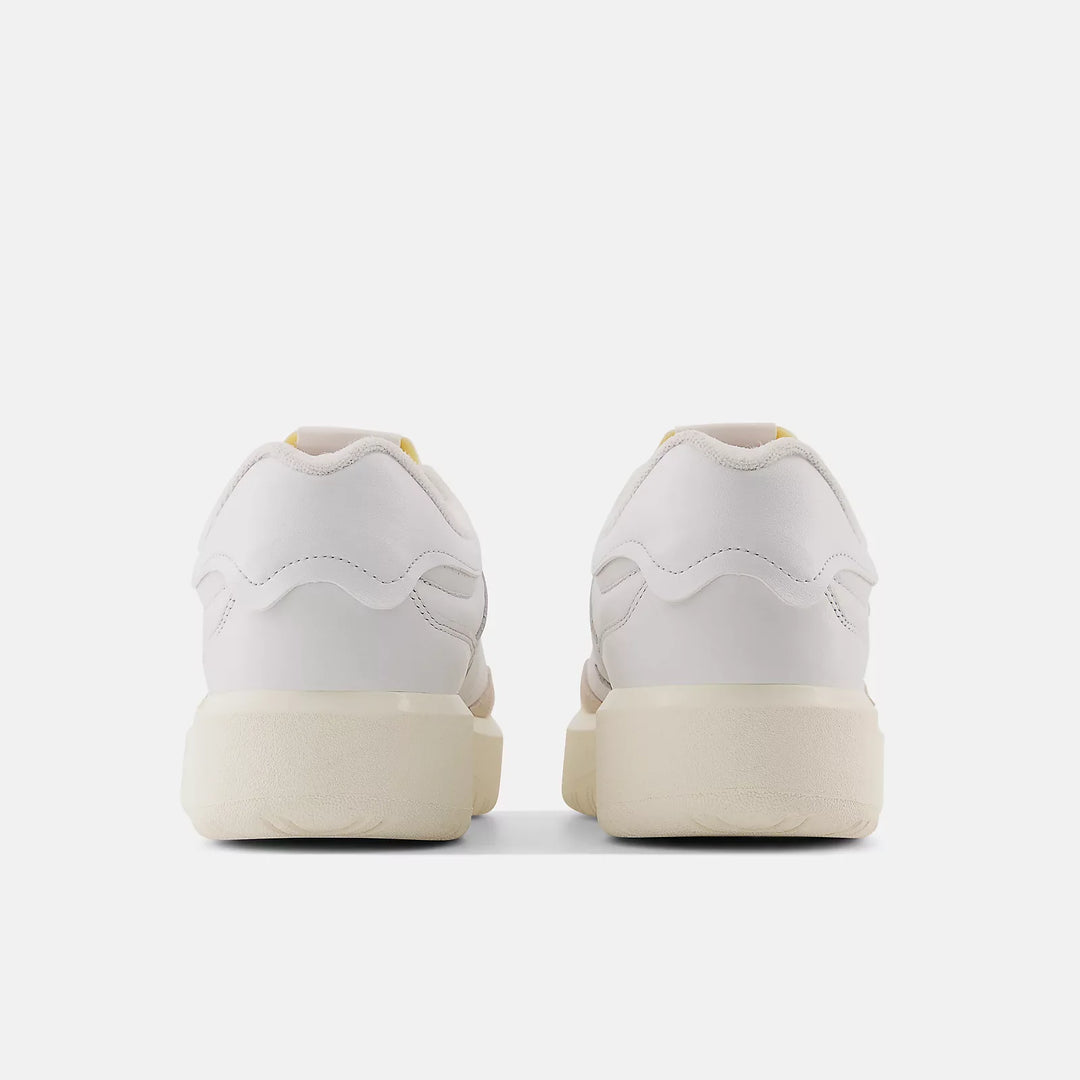 نيو بالانس - أحذية رياضية