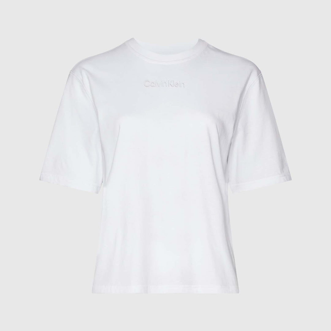 تي شيرت رياضي نسائي بقصّة بوكسي من كالفن كلاين