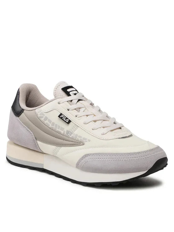 حذاء Fila Retronique 22 باللون الأبيض العتيق