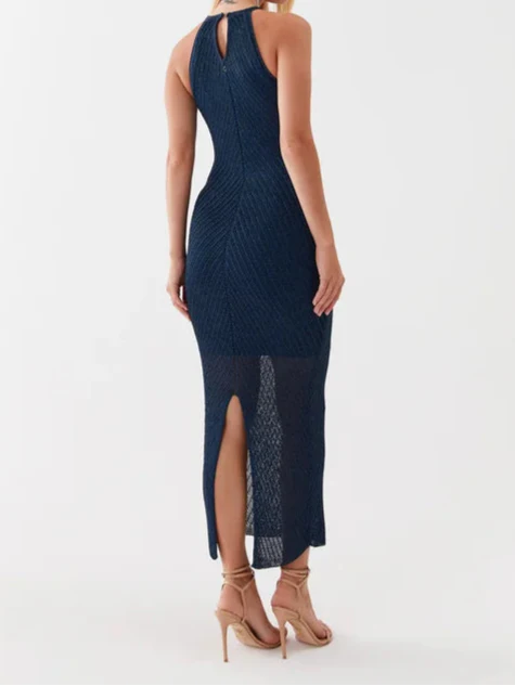 فستان طويل من خيوط لوركس من جيس