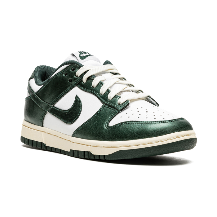 حذاء نايكي دانك لو "أخضر عتيق"