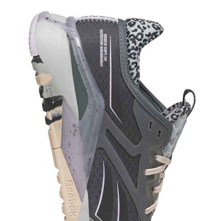 حذاء تدريب ريبوك نانو X2 TR Adventure للنساء - رمادي