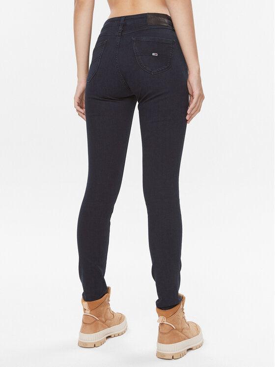 بنطال جينز صوفي سكيني بخصر منخفض من تومي جينز