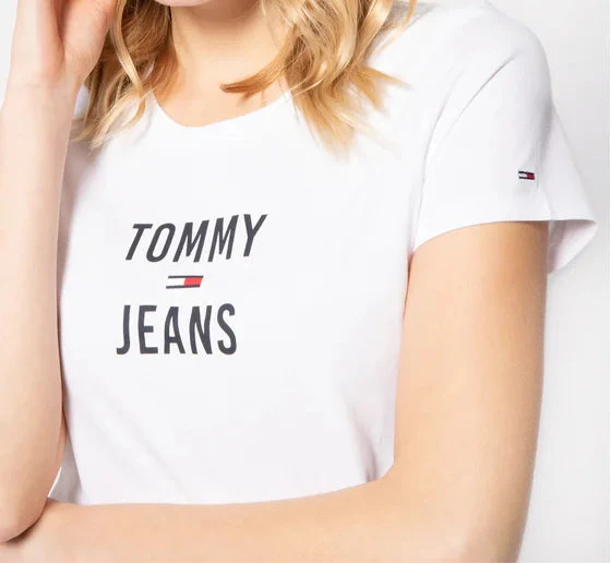 تي شيرت تومي جينز نسائي بشعار مربع