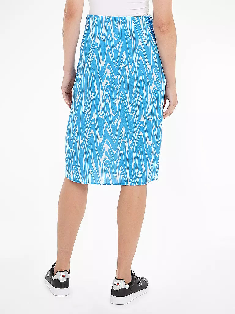 تومي جينز ميديروك هيلبلاو