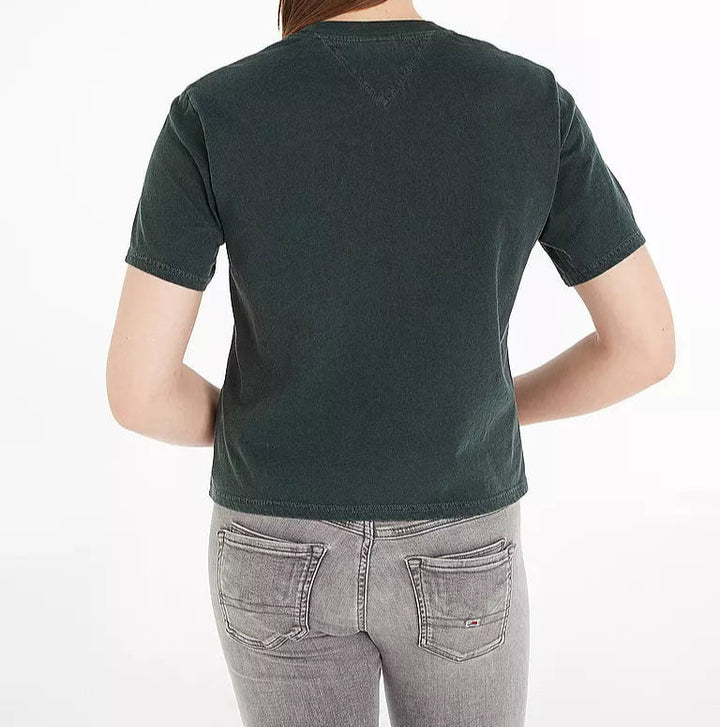 قميص تومي جينز الكلاسيكي بنقشة جلد النمر بأكمام قصيرة